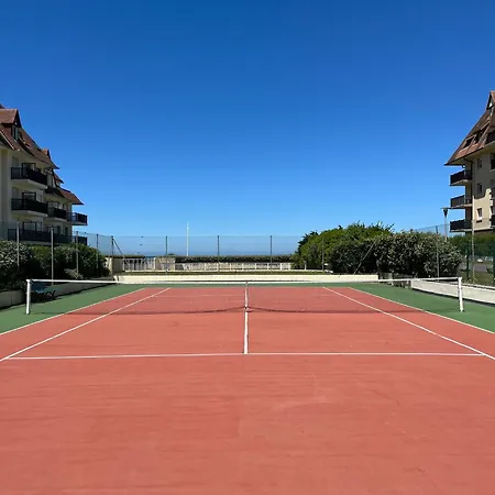 Douillet - Vue - Piscine/ Tennis *