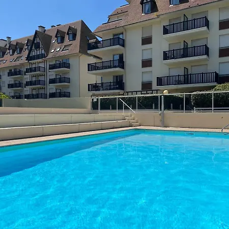 Apartment Douillet - Vue - Piscine/ Tennis