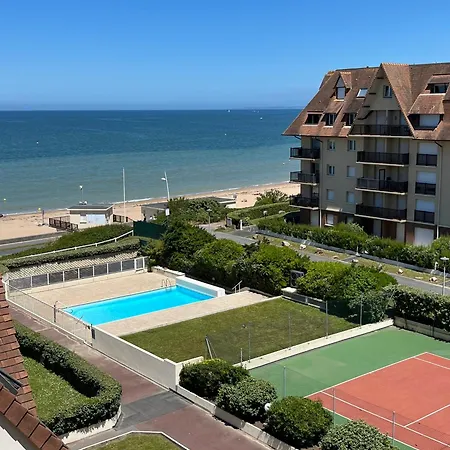 Apartment Douillet - Vue - Piscine/ Tennis