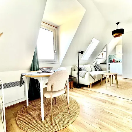 Douillet - Vue - Piscine/ Tennis *