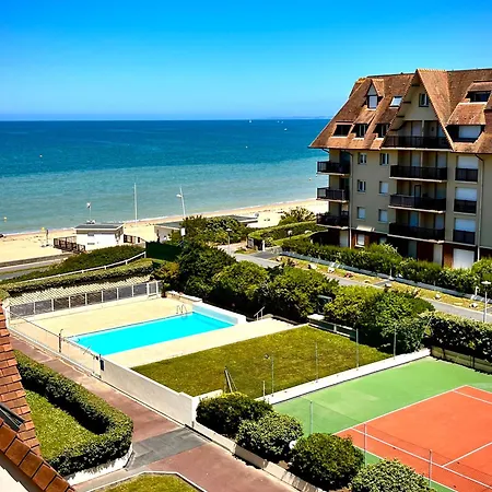 Douillet - Vue - Piscine/ Tennis Daire Cabourg